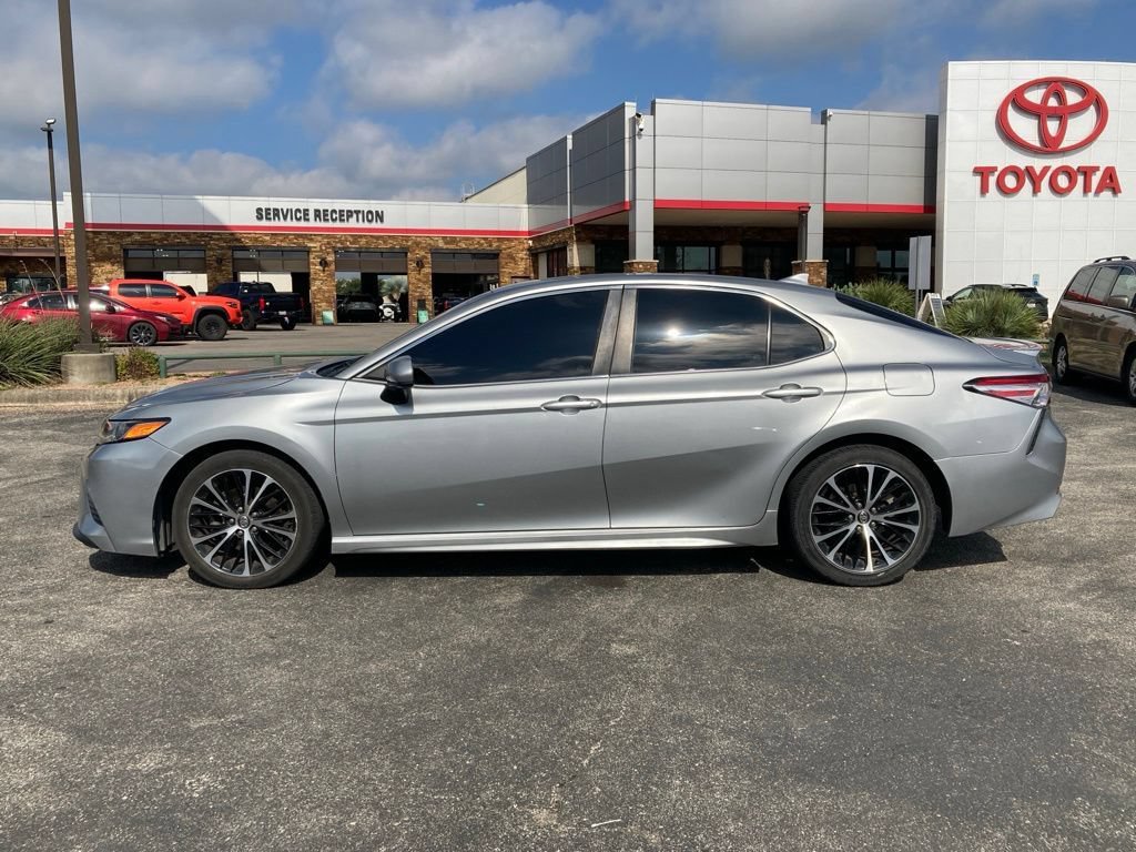Used 2020 Toyota Camry SE FWD image 7