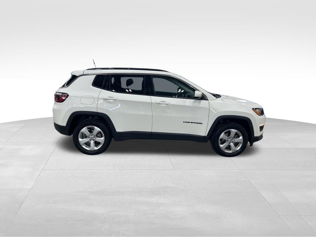 Used 2018 Jeep Compass Latitude w/ Cold Weather Group image 29
