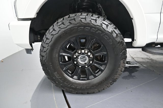 Certified 2022 Ford F250 Lariat w/ Tremor Off-Road Package AWD/4WD image 9