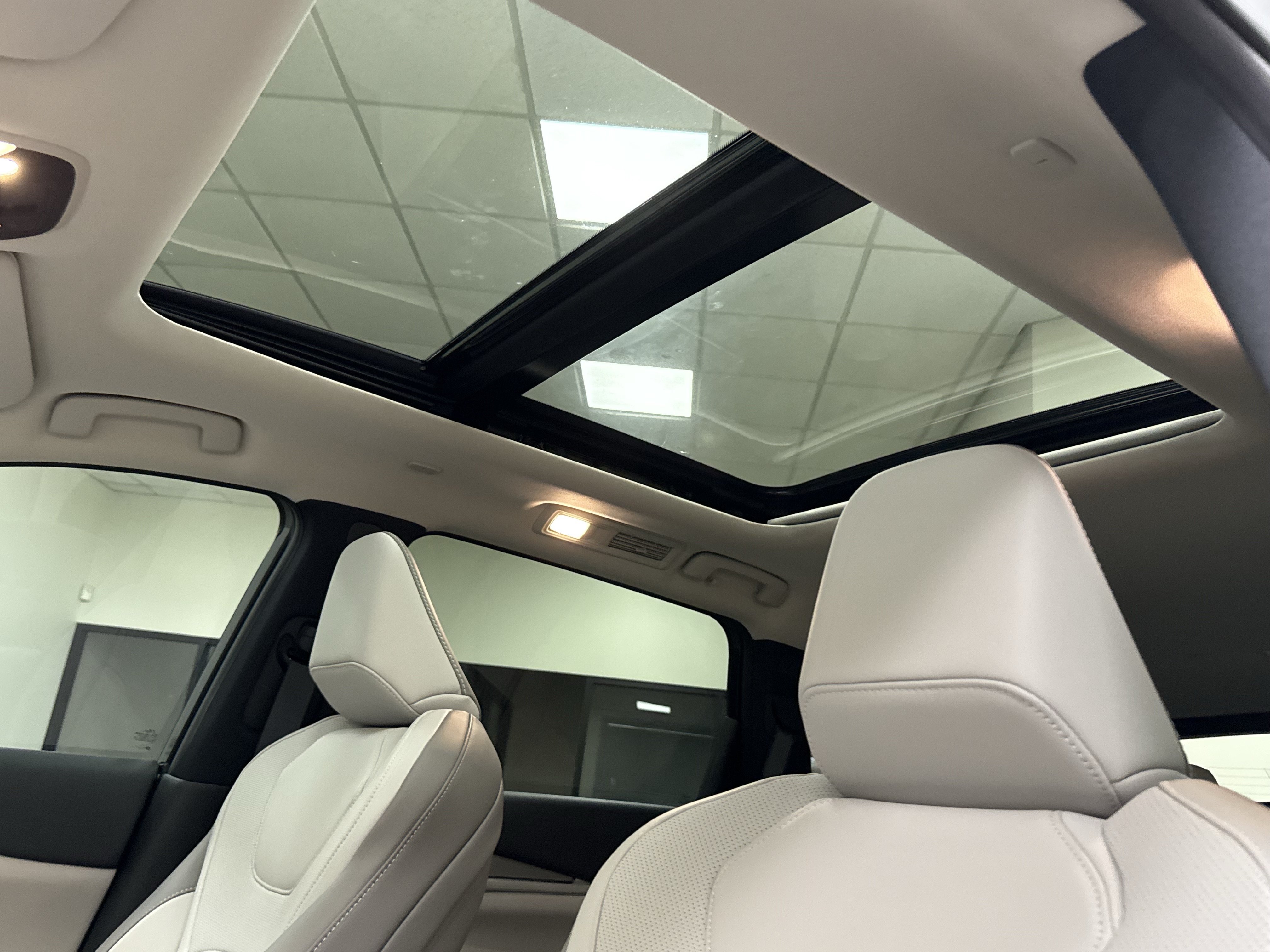 Certified 2027 INFINITI QX60 Luxe w/ Cargo Package FWD image 14