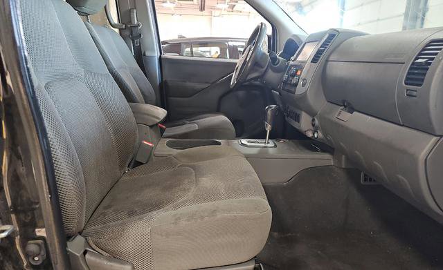 Used 2021 Nissan Frontier SV w/ Midnight Edition Floor Mats image 14