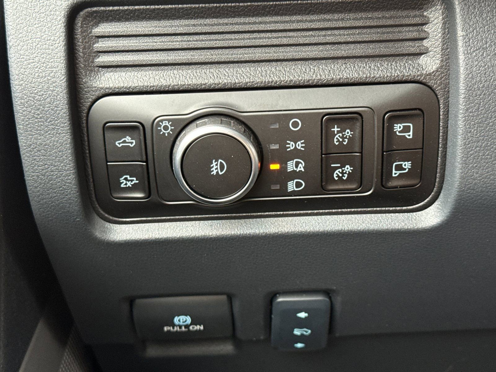 New 2026 Ford F250 Lariat w/ Lariat Premium Package image 30