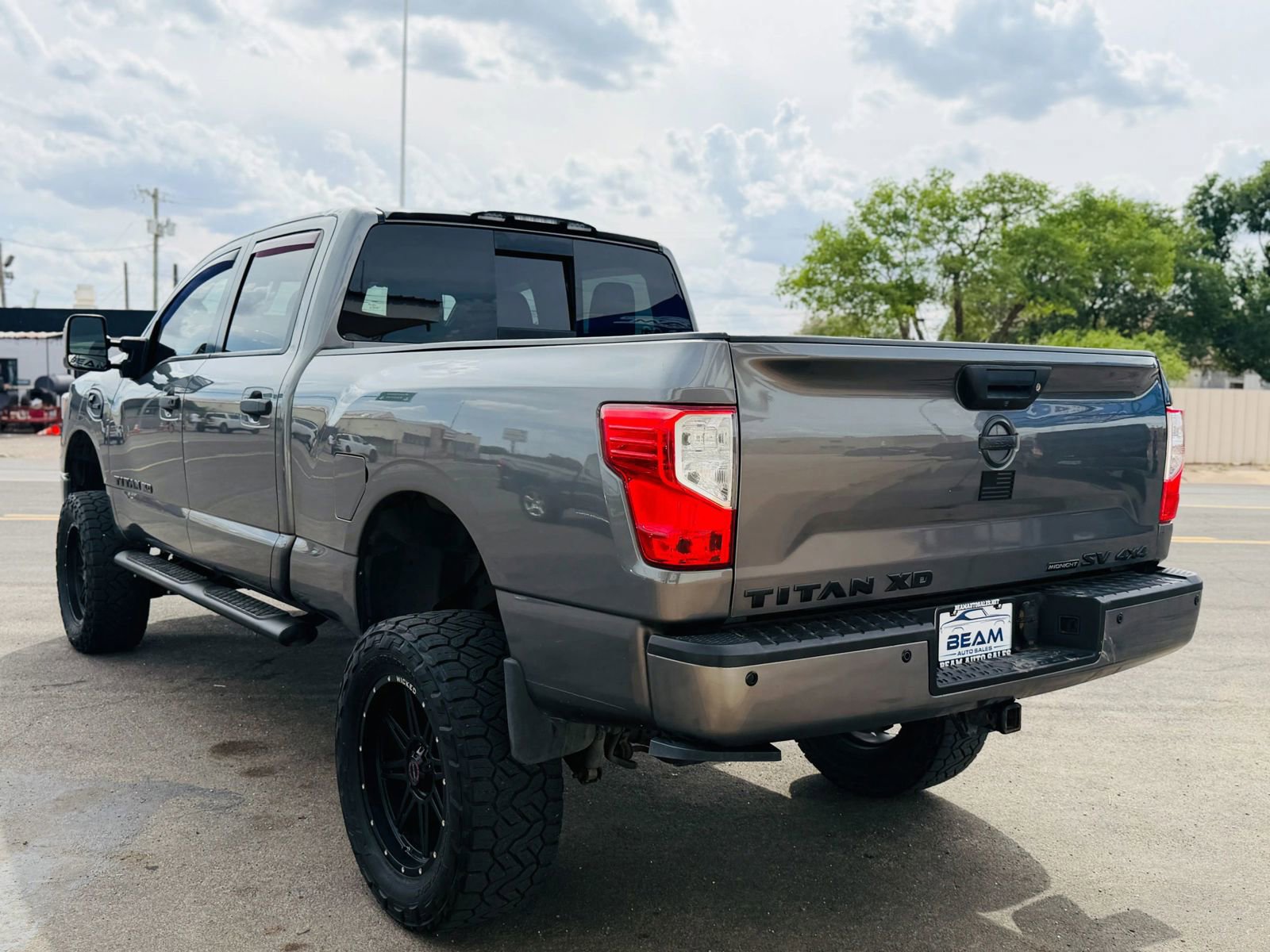 Used 2019 Nissan Titan SV w/ SV Convenience Package AWD/4WD image 8