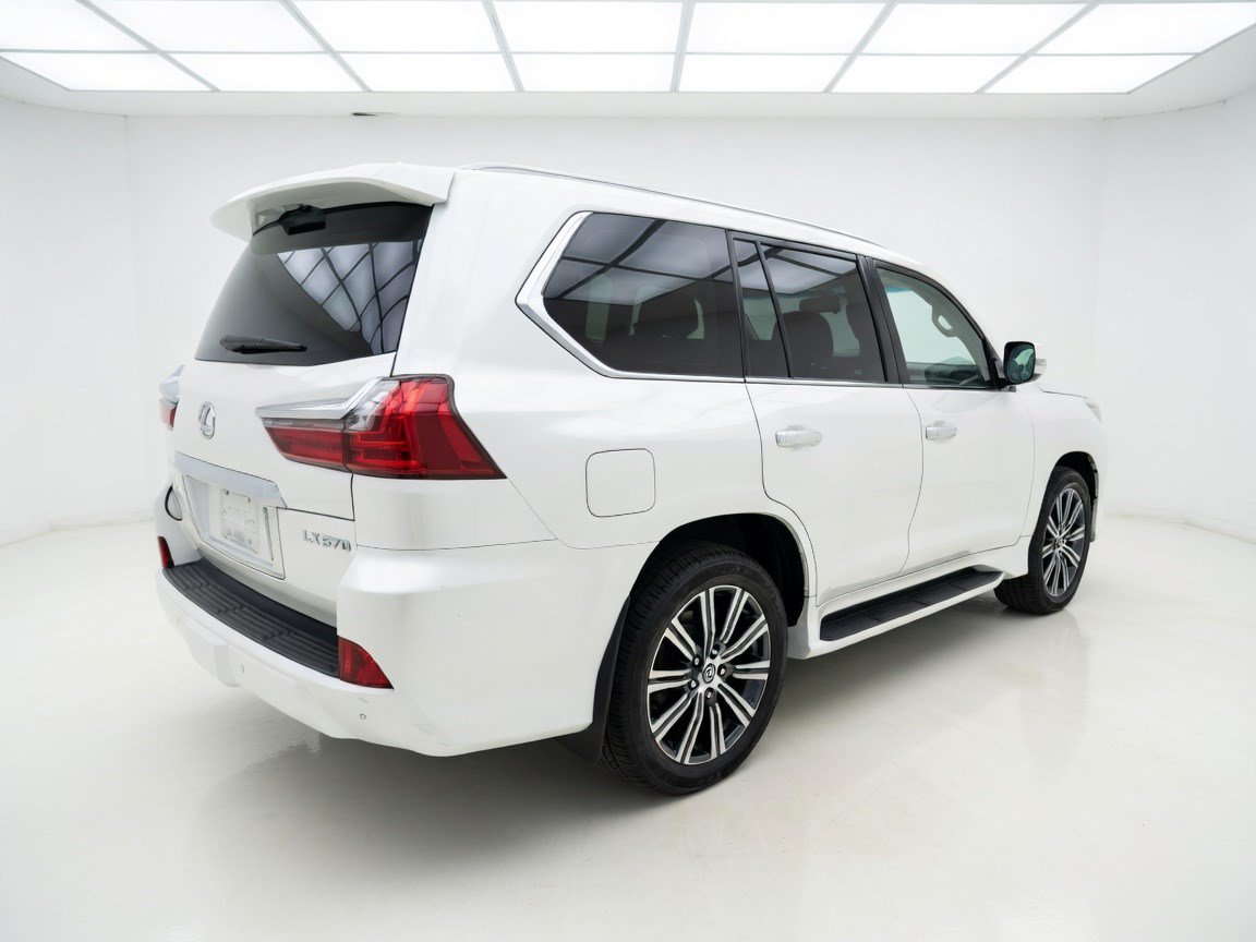 Used 2018 Lexus LX 570 4WD w/ Luxury Package image 4