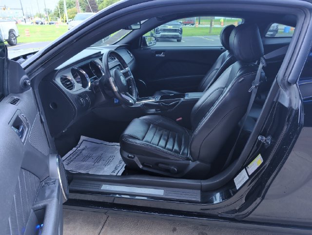 Used 2014 Ford Mustang Premium RWD image 10