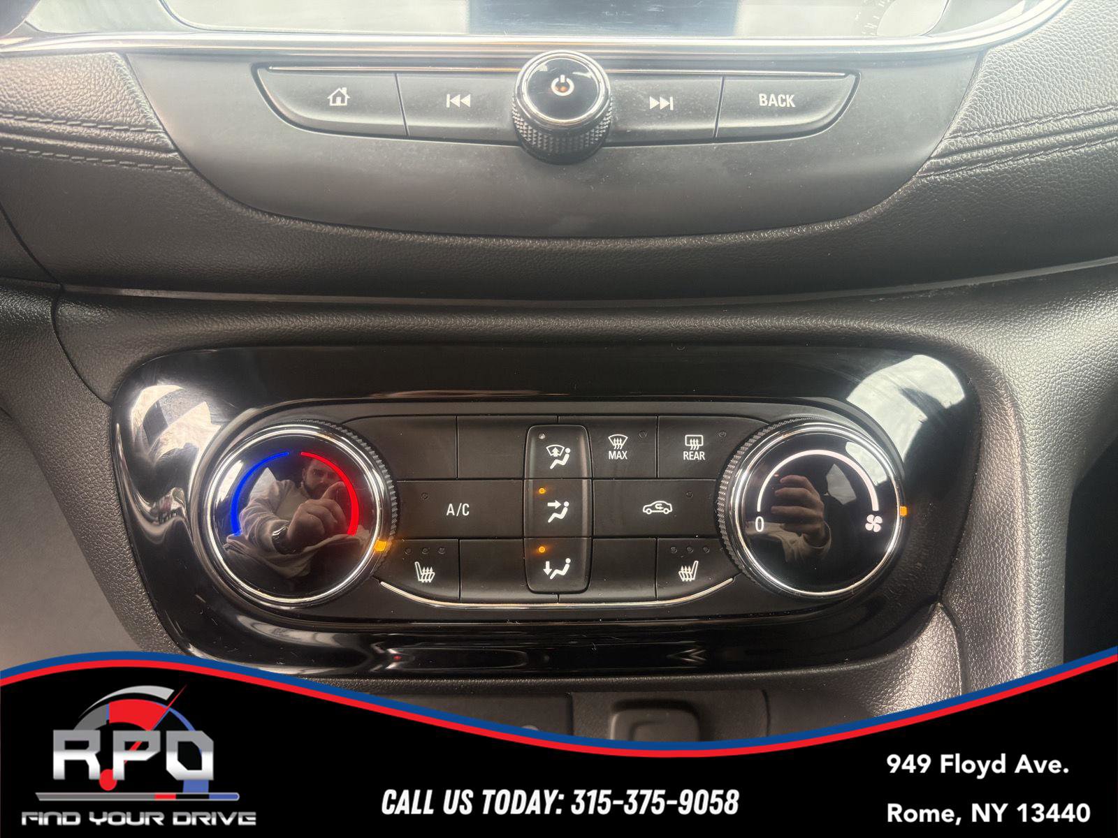 Used 2021 Buick Encore GX Preferred w/ Cold Weather Comfort Package AWD/4WD image 23