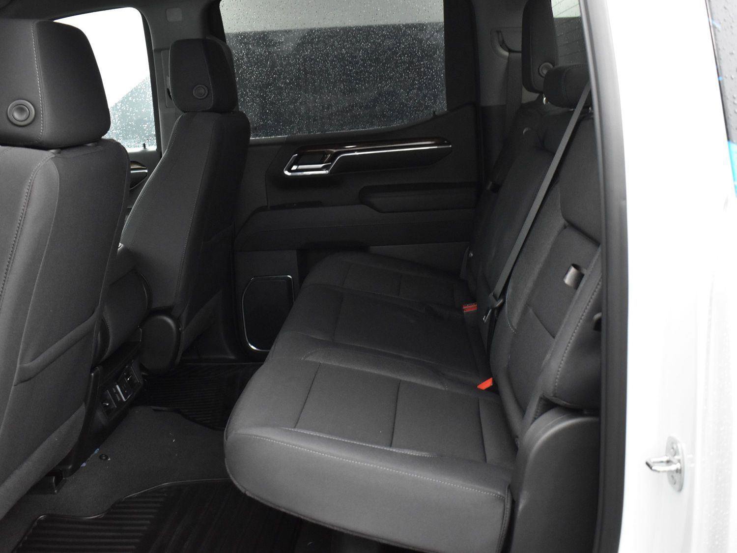 Used 2024 GMC Sierra 1500 Elevation image 27