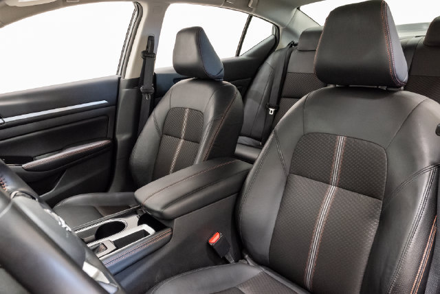 Used 2025 Nissan Altima 2.5 SR FWD image 8