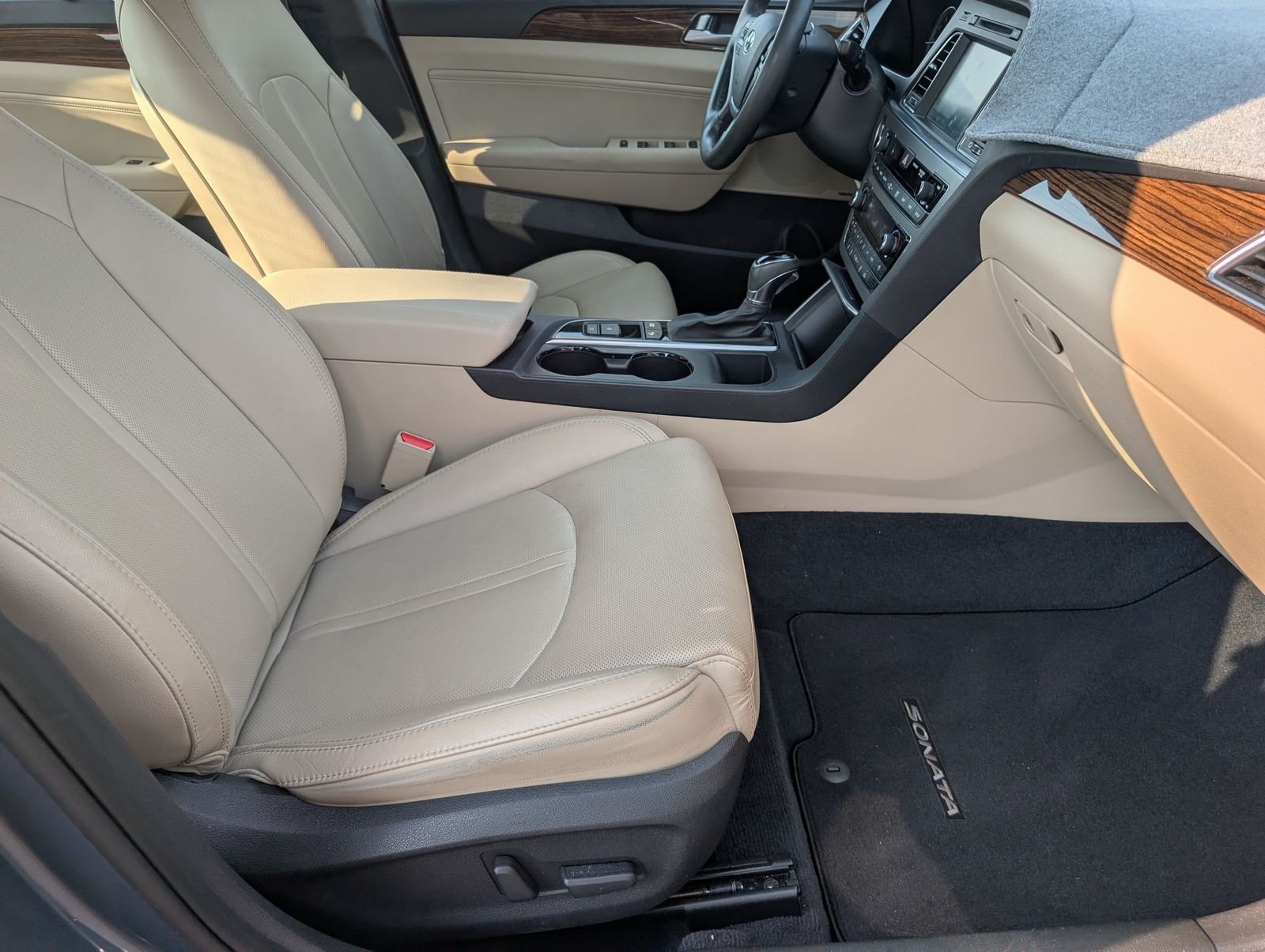Used 2016 Hyundai Sonata Limited w/ Option Group 05 FWD image 28