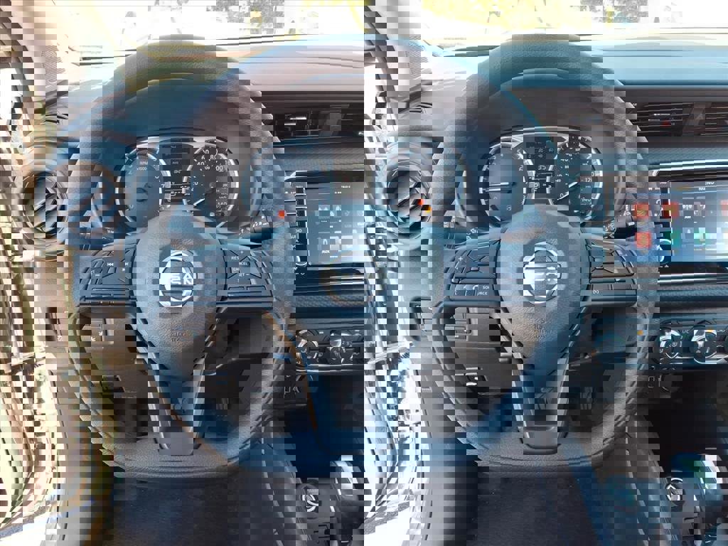 New 2025 Nissan Kicks Play S image 12