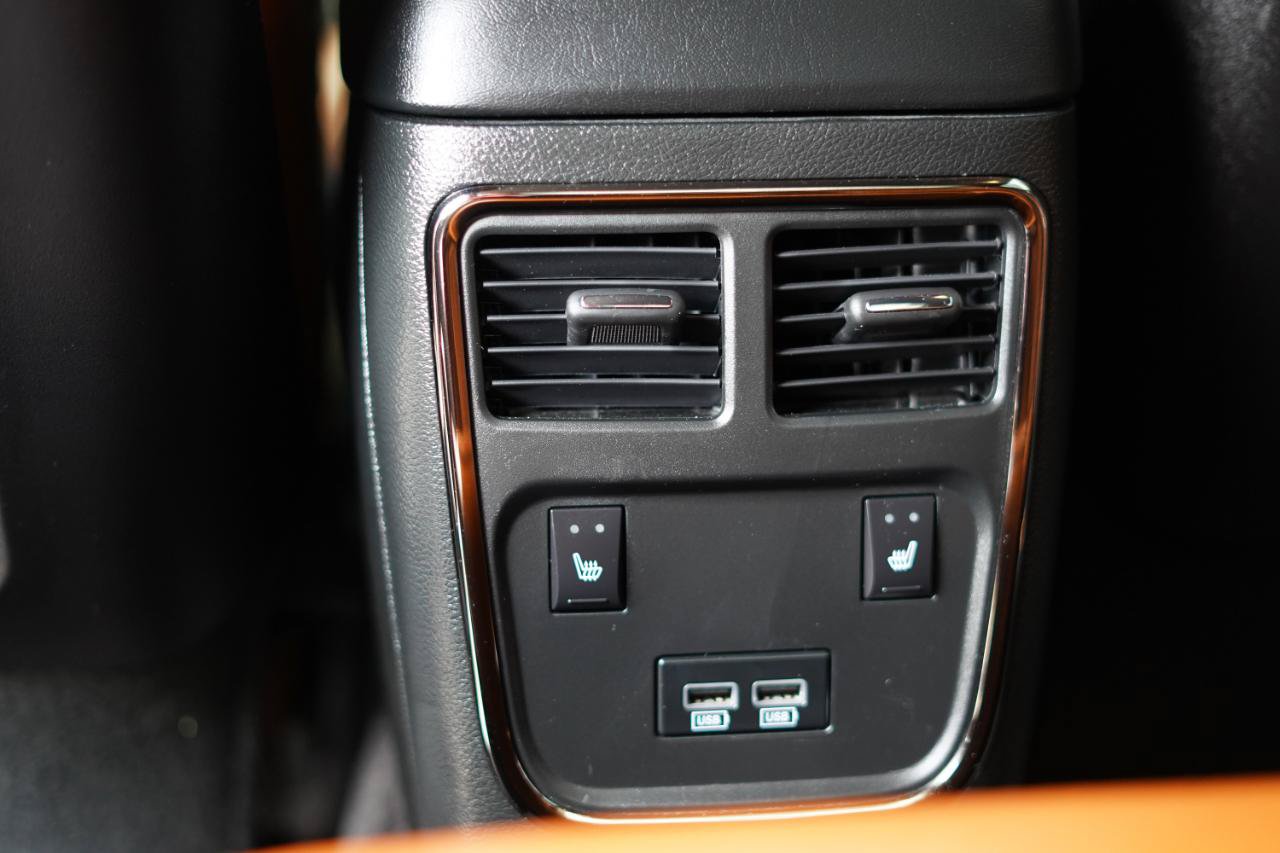 Used 2018 Dodge Charger SRT Hellcat w/ Harman/Kardon Audio Group RWD image 21