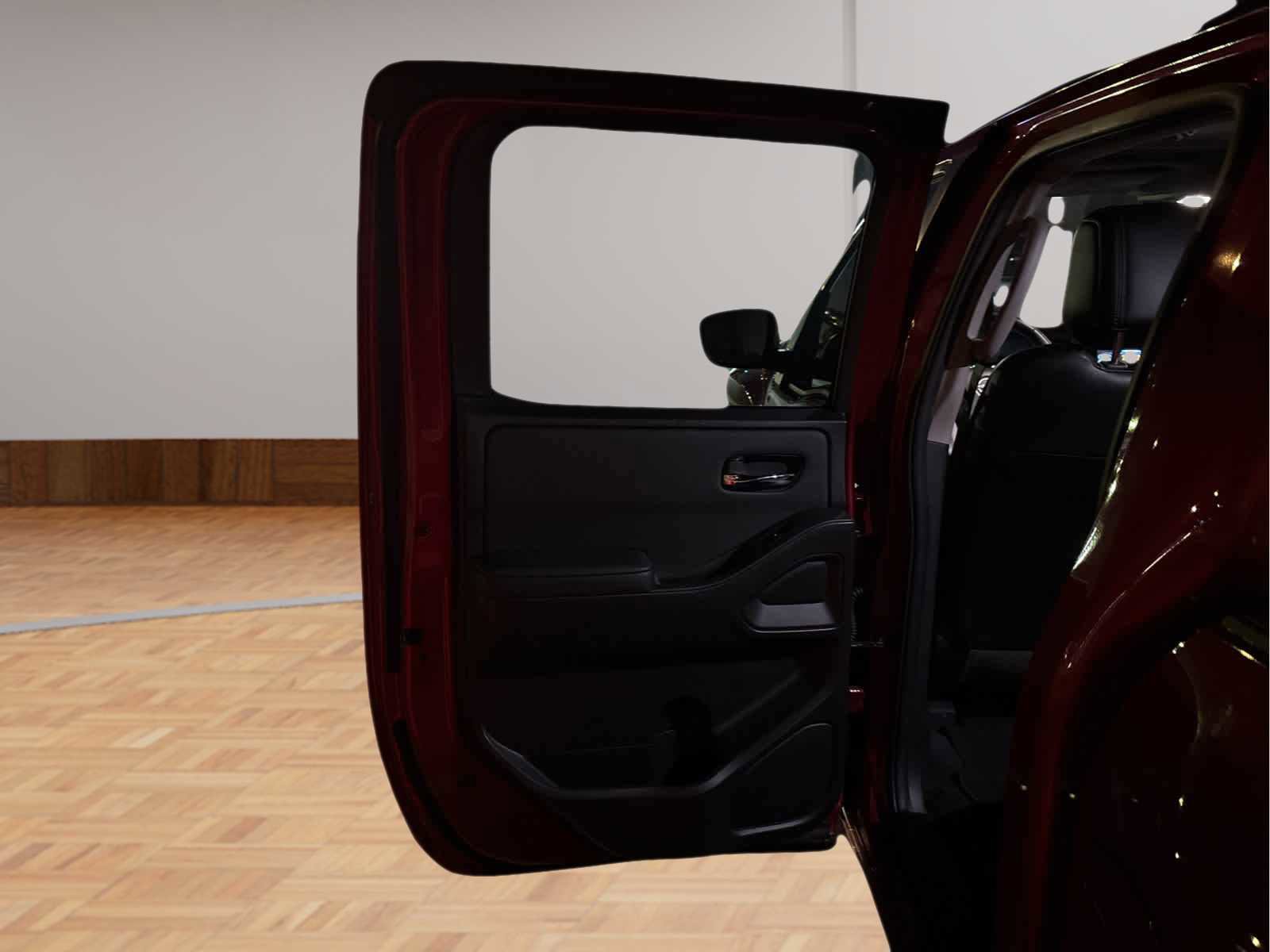 Used 2024 Nissan Frontier SL w/ Technology Package image 29