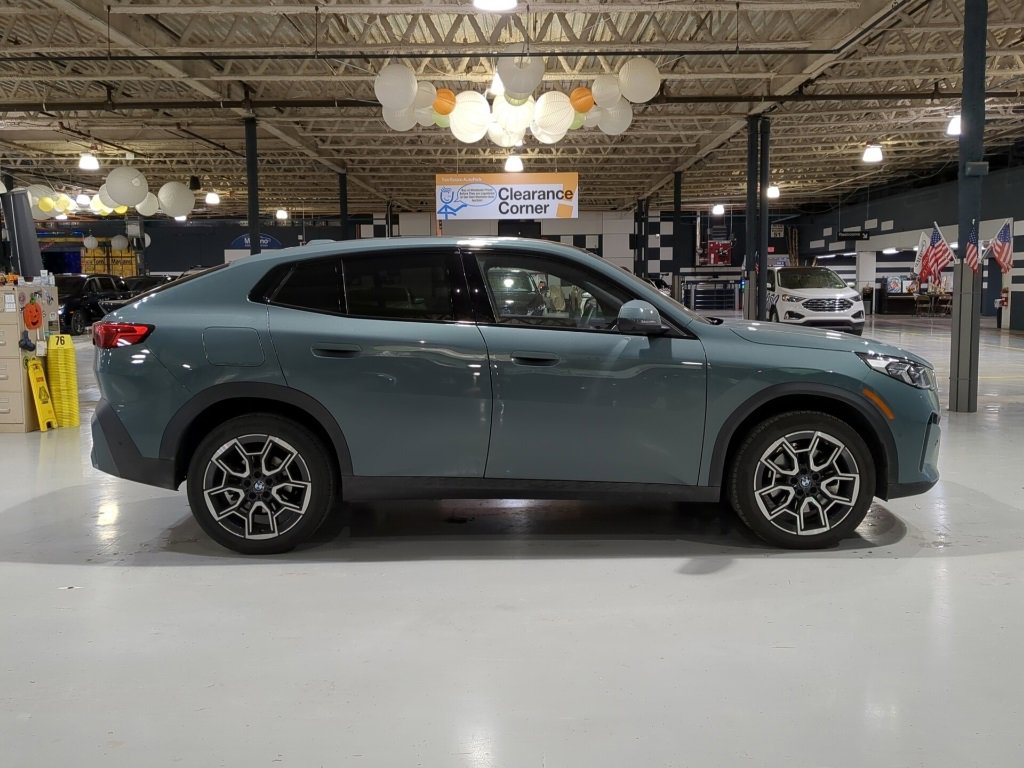 Certified 2025 BMW X2 xDrive28i w/ Technology Package image 6