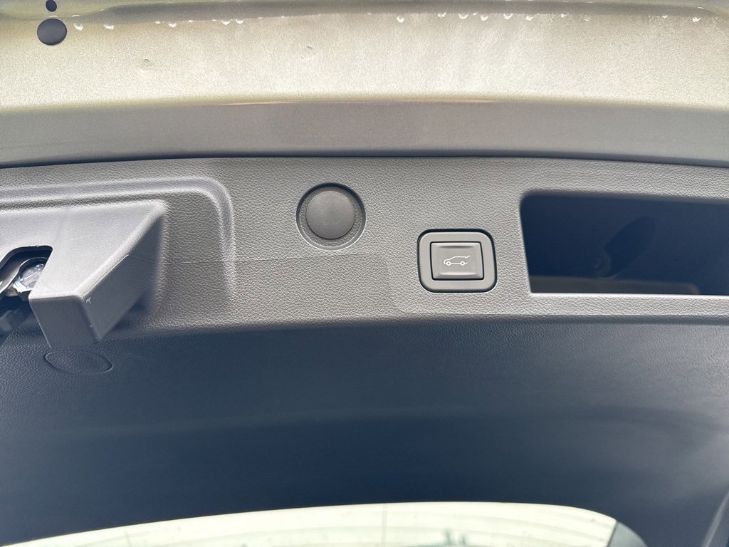 New 2026 Chevrolet Equinox LT w/ Convenience Package II image 16