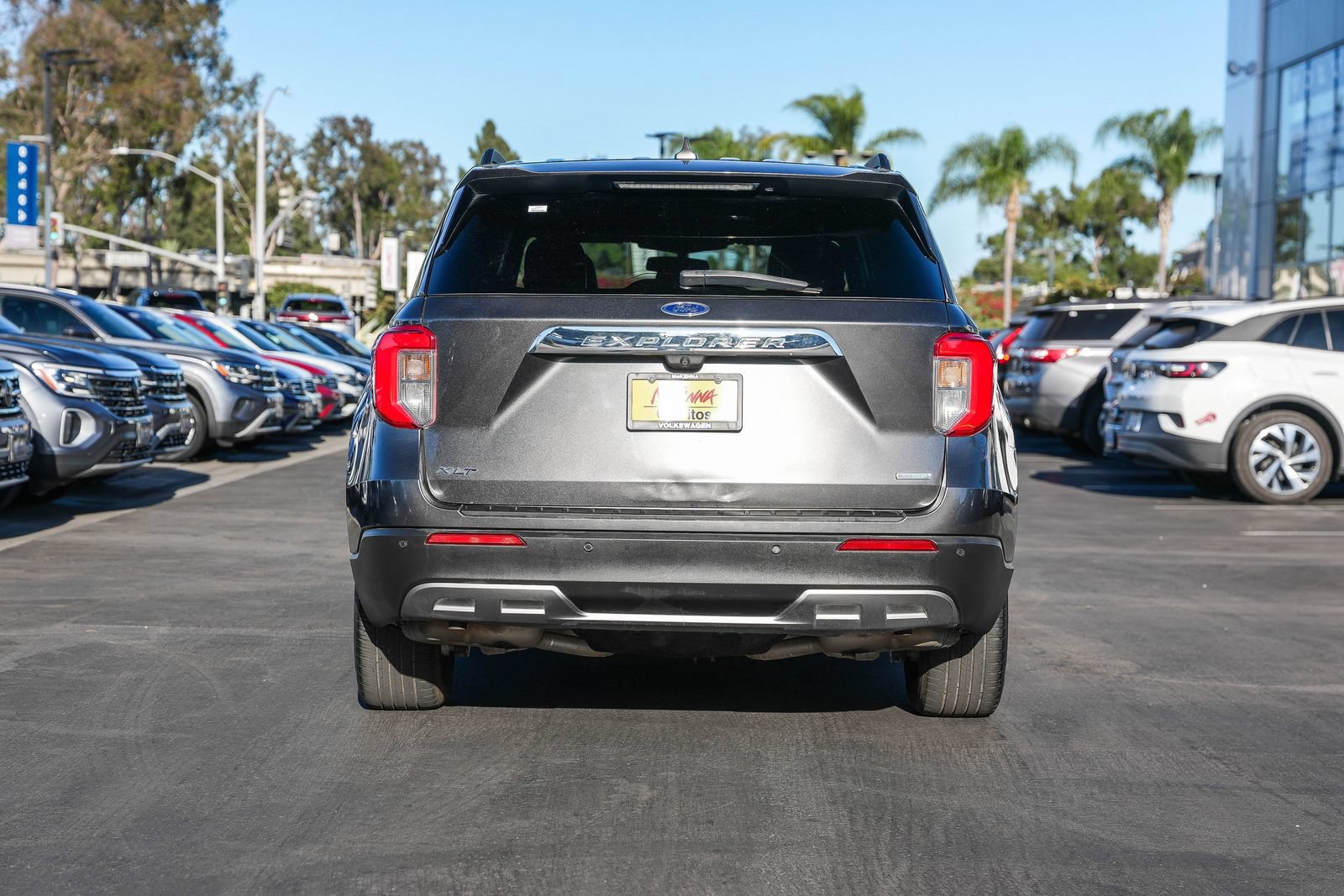 Used 2020 Ford Explorer XLT w/ Equipment Group 202A RWD image 7