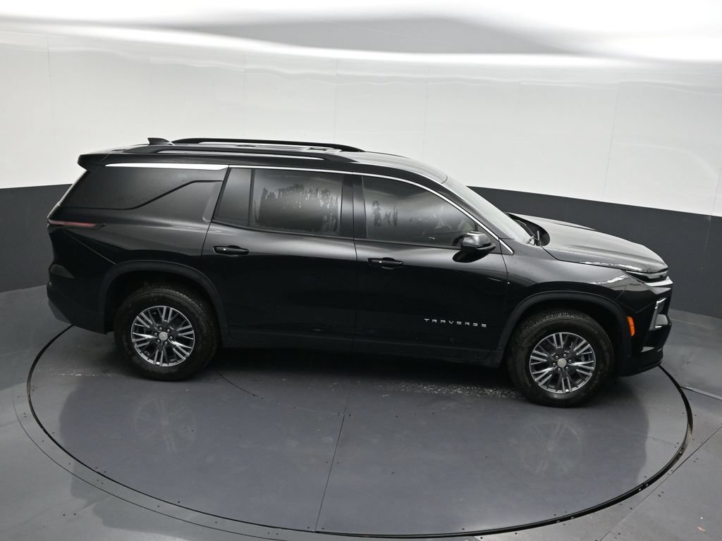 Used 2026 Chevrolet Traverse LT FWD image 21