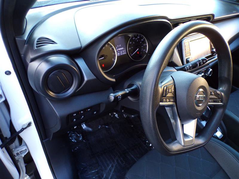 Used 2020 Nissan Kicks S image 31