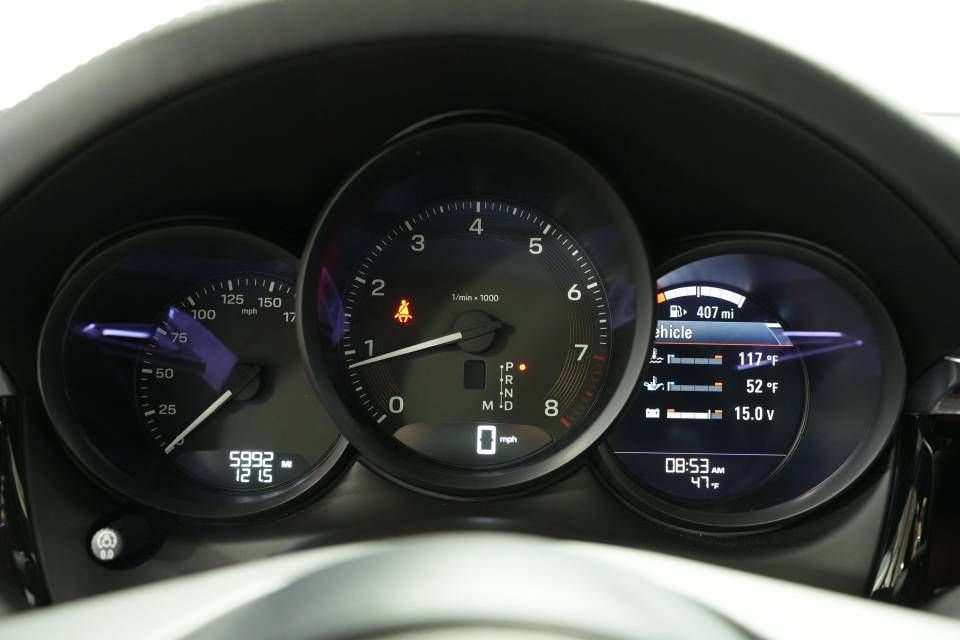 Certified 2025 Porsche Macan AWD/4WD image 14