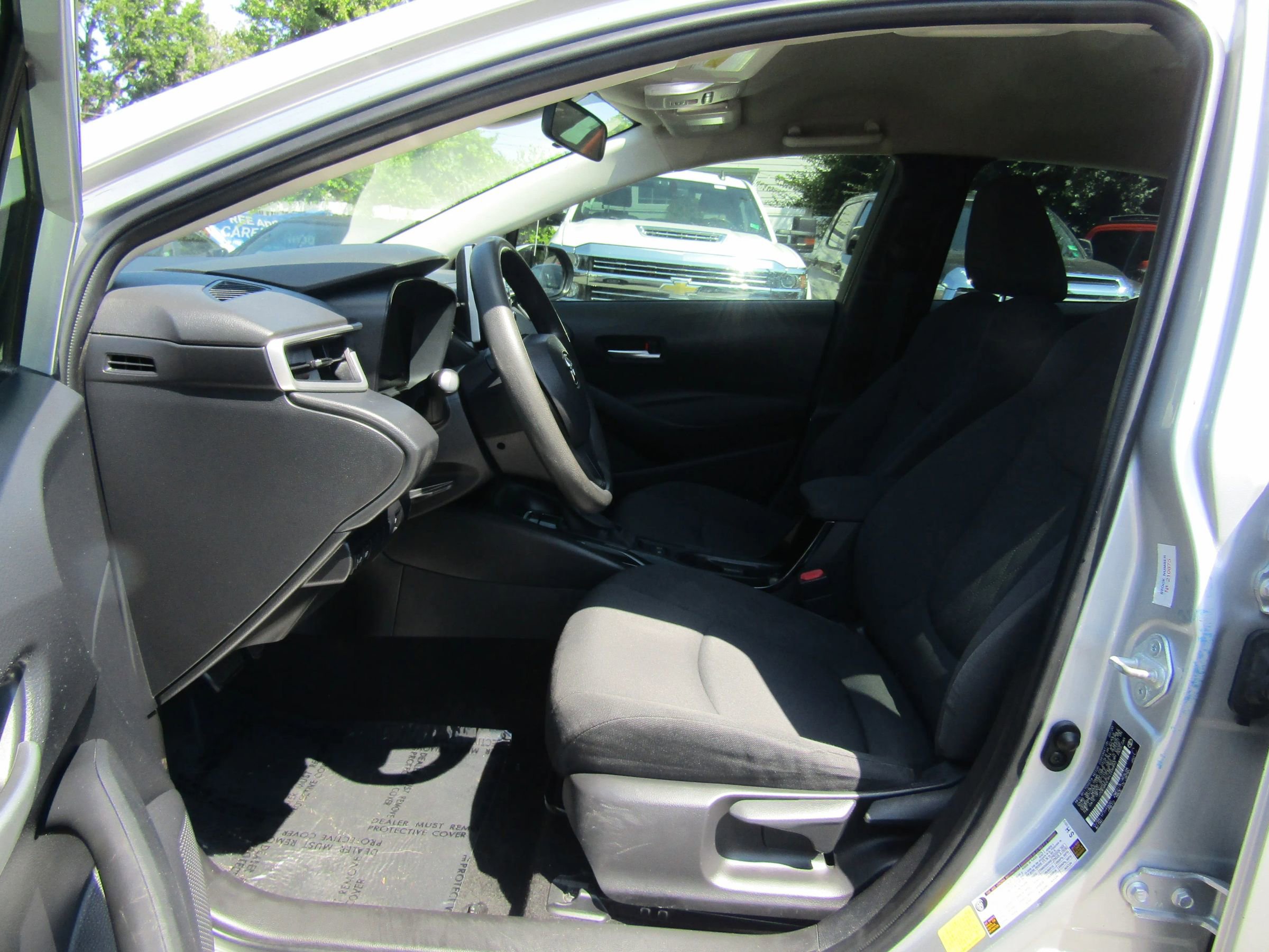 Used 2021 Toyota Corolla LE FWD image 9