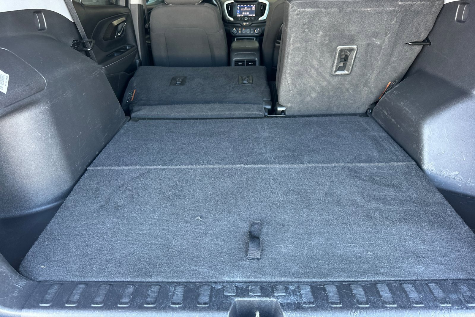 Used 2023 GMC Terrain SLE FWD image 14