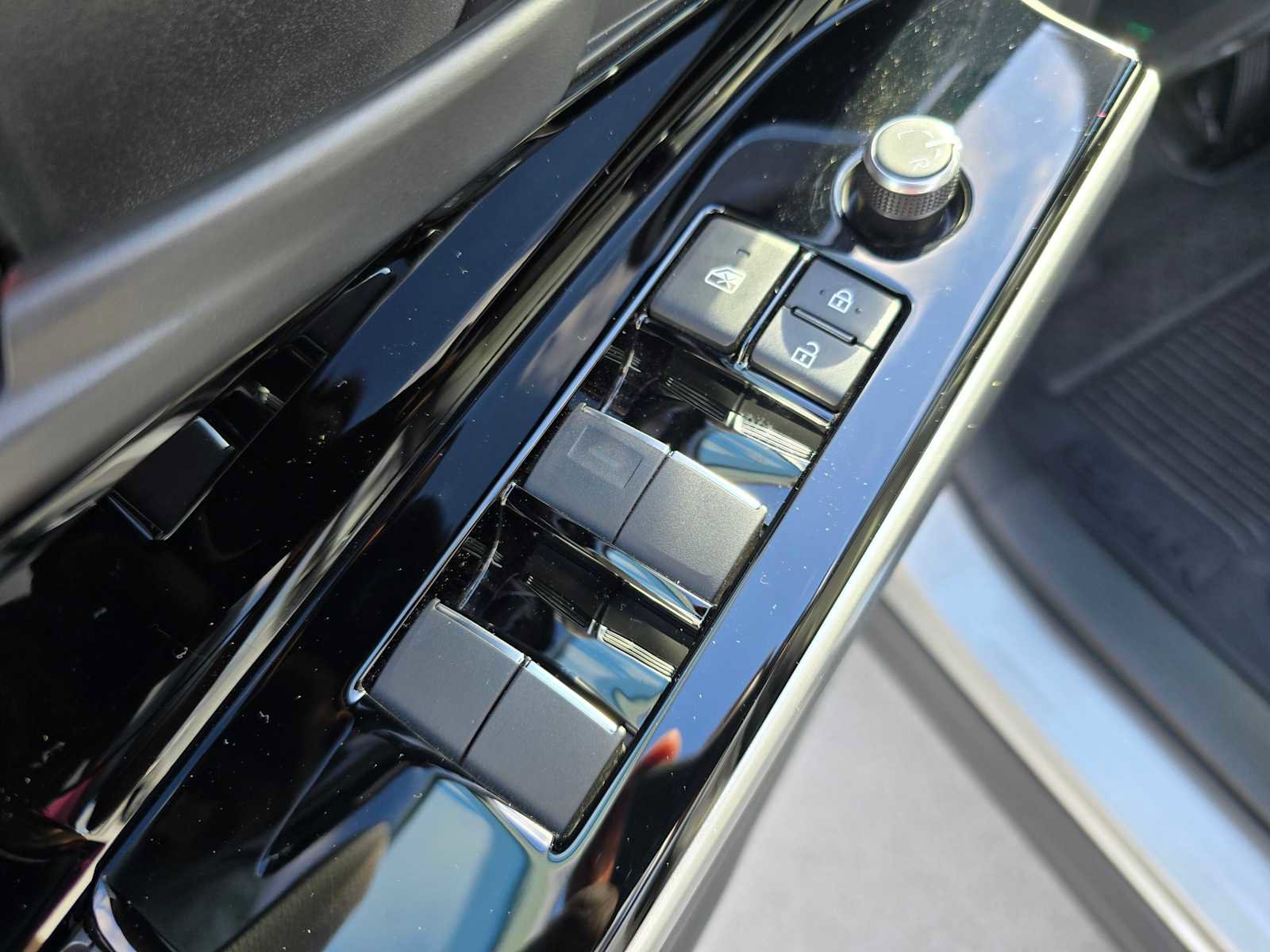 Certified 2025 Toyota bZ4X AWD image 22