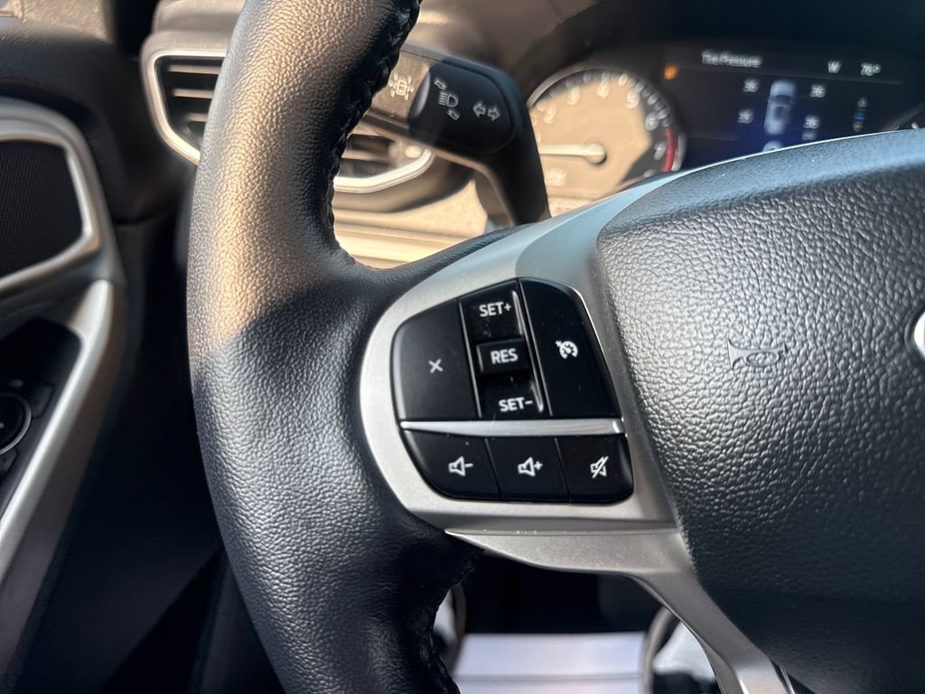 Used 2023 Ford Explorer XLT w/ Equipment Group 202A AWD/4WD image 37