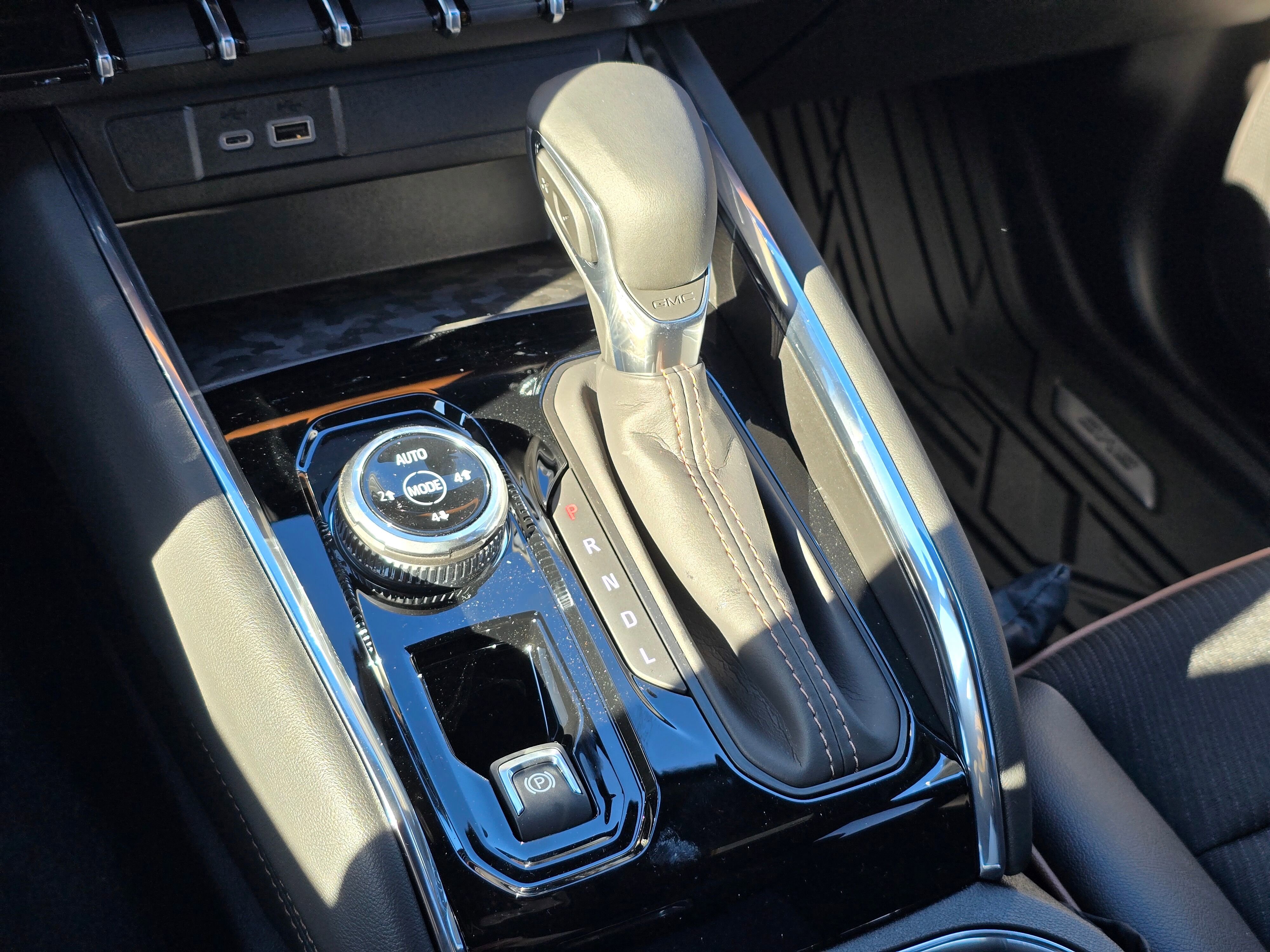 New 2025 GMC Canyon AT4 w/ Nightfall Edition image 23