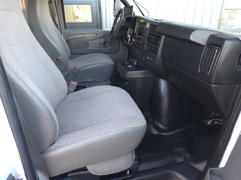 Used 2015 GMC Savana 3500 RWD image 20