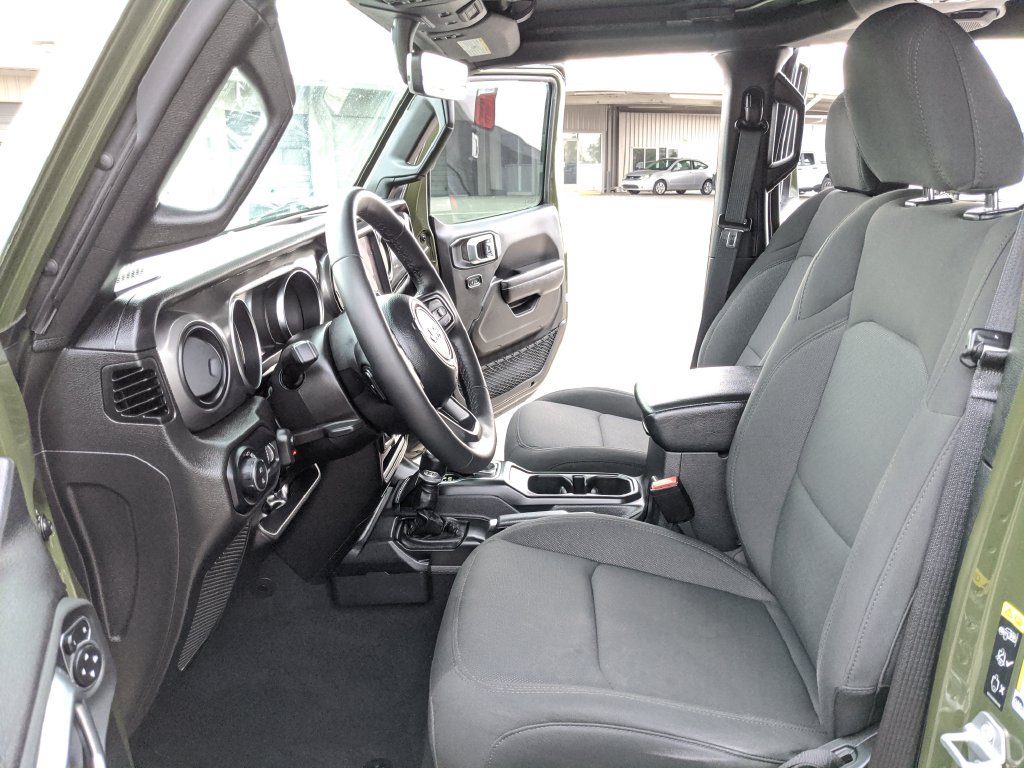 Used 2023 Jeep Gladiator Sport AWD/4WD image 12