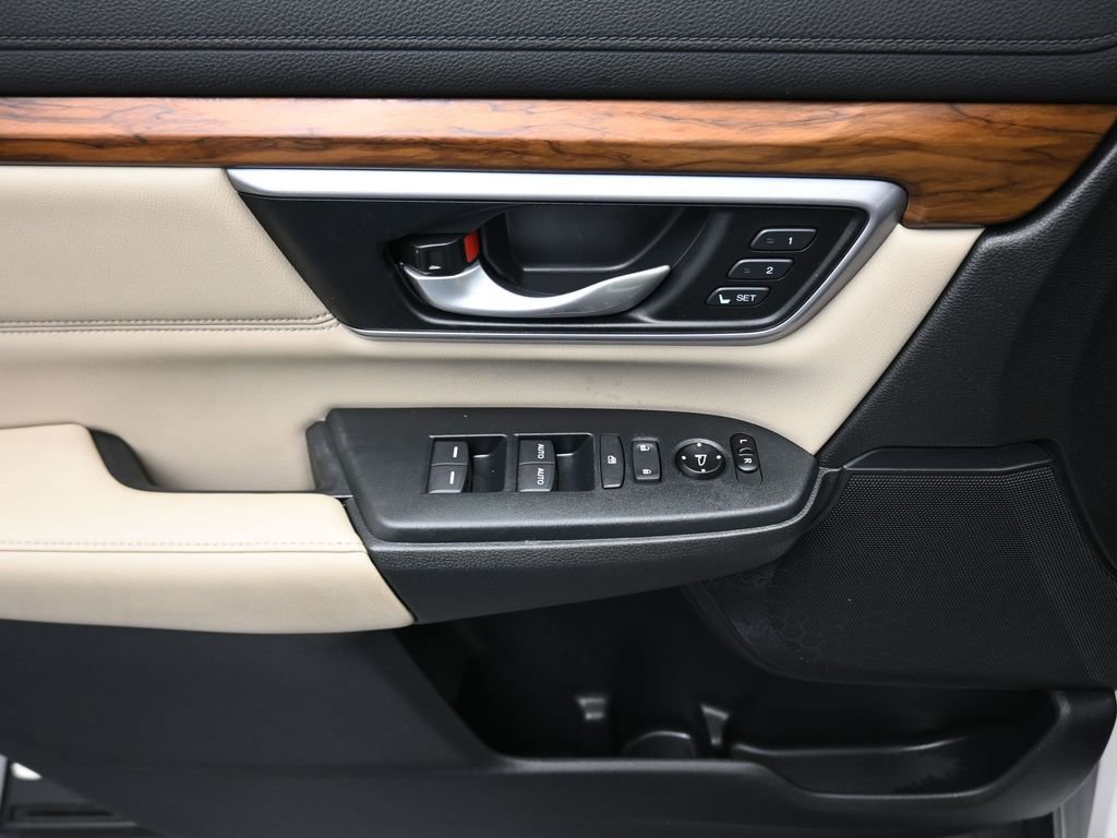 Used 2017 Honda CR-V Touring image 10