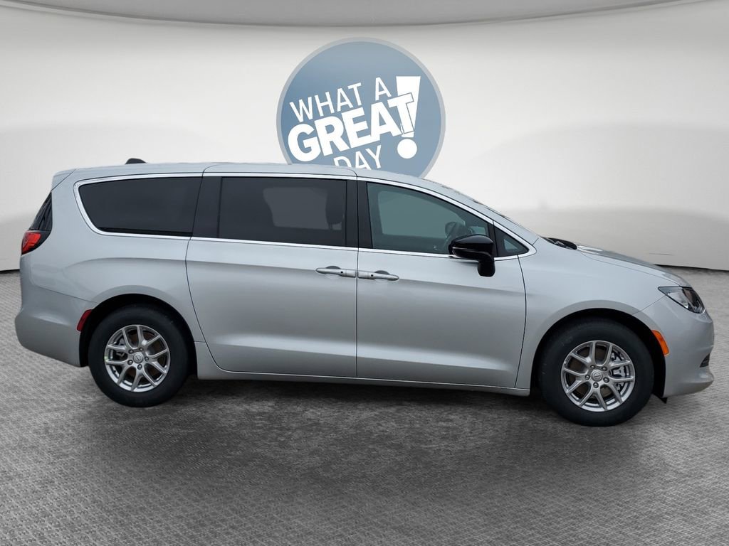 New 2026 Chrysler Voyager LX image 2