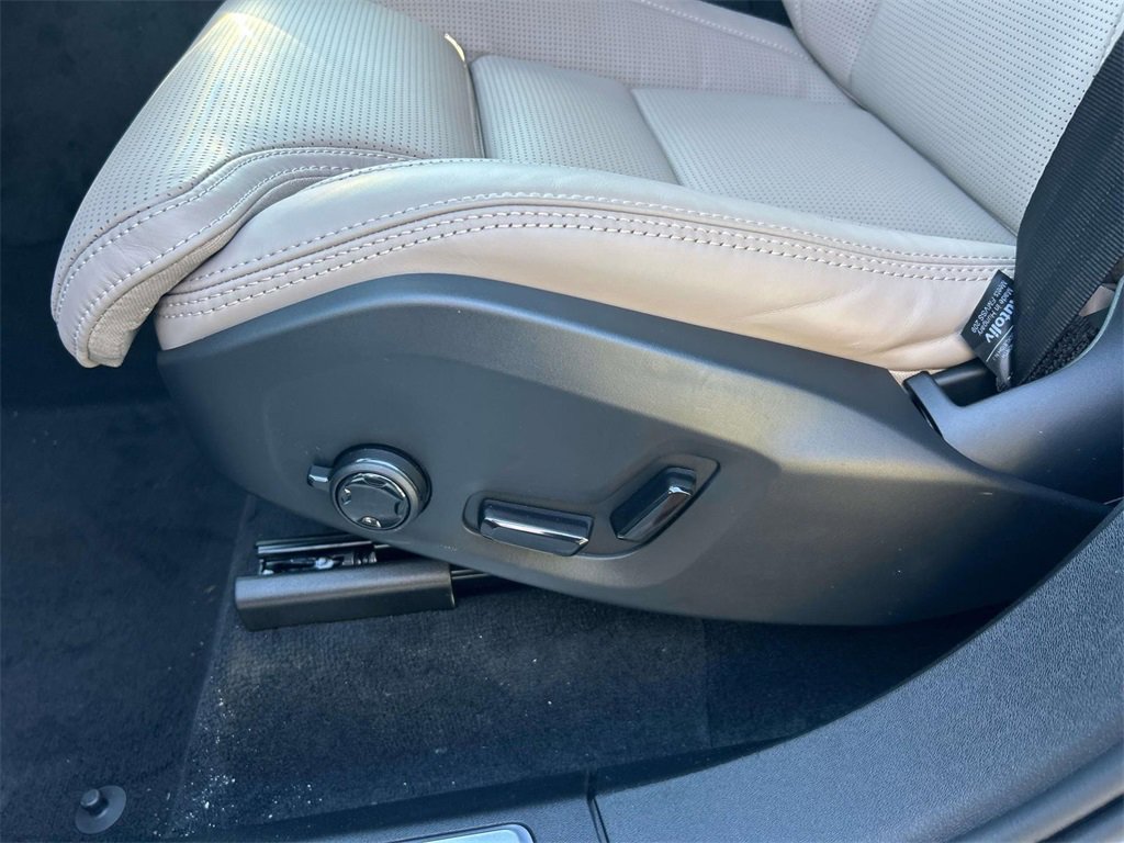 New 2026 Volvo XC90 B6 Ultra image 26