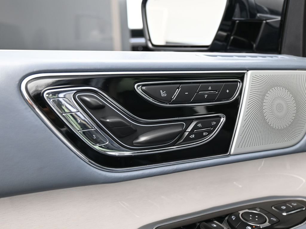 Used 2019 Lincoln Navigator Black Label w/ Cargo Package image 19