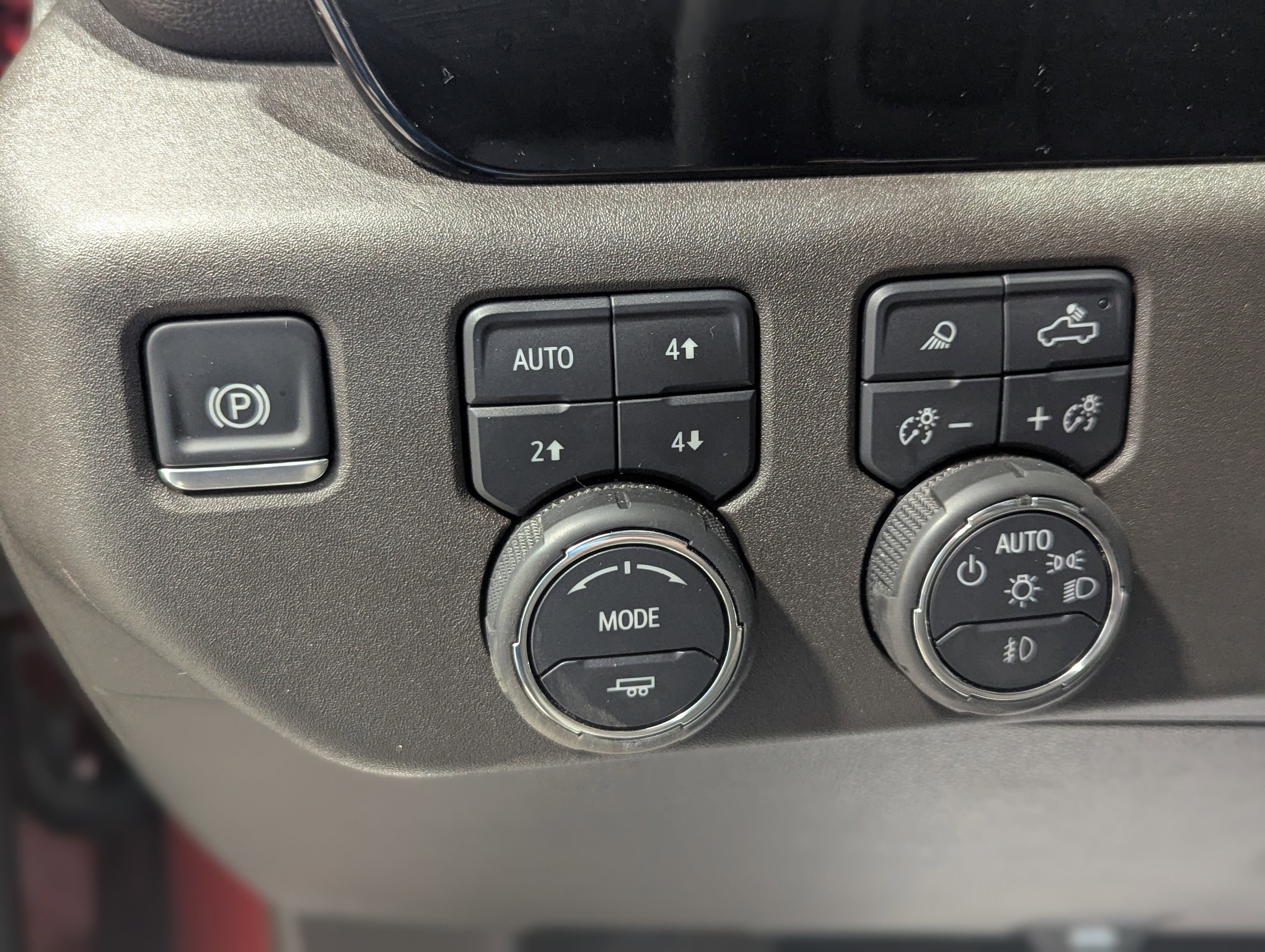 Used 2025 Chevrolet Silverado 3500 LTZ w/ LTZ Plus Package image 16