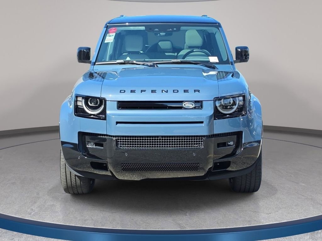 New 2026 Land Rover Defender 110 X-Dynamic SE image 2