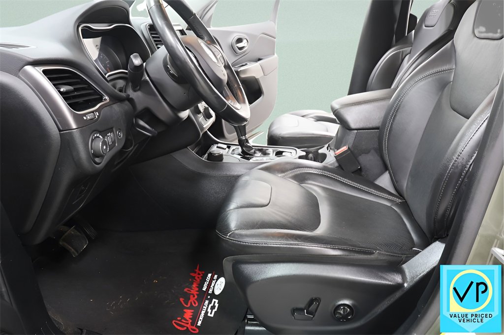 Used 2020 Jeep Cherokee Limited image 21