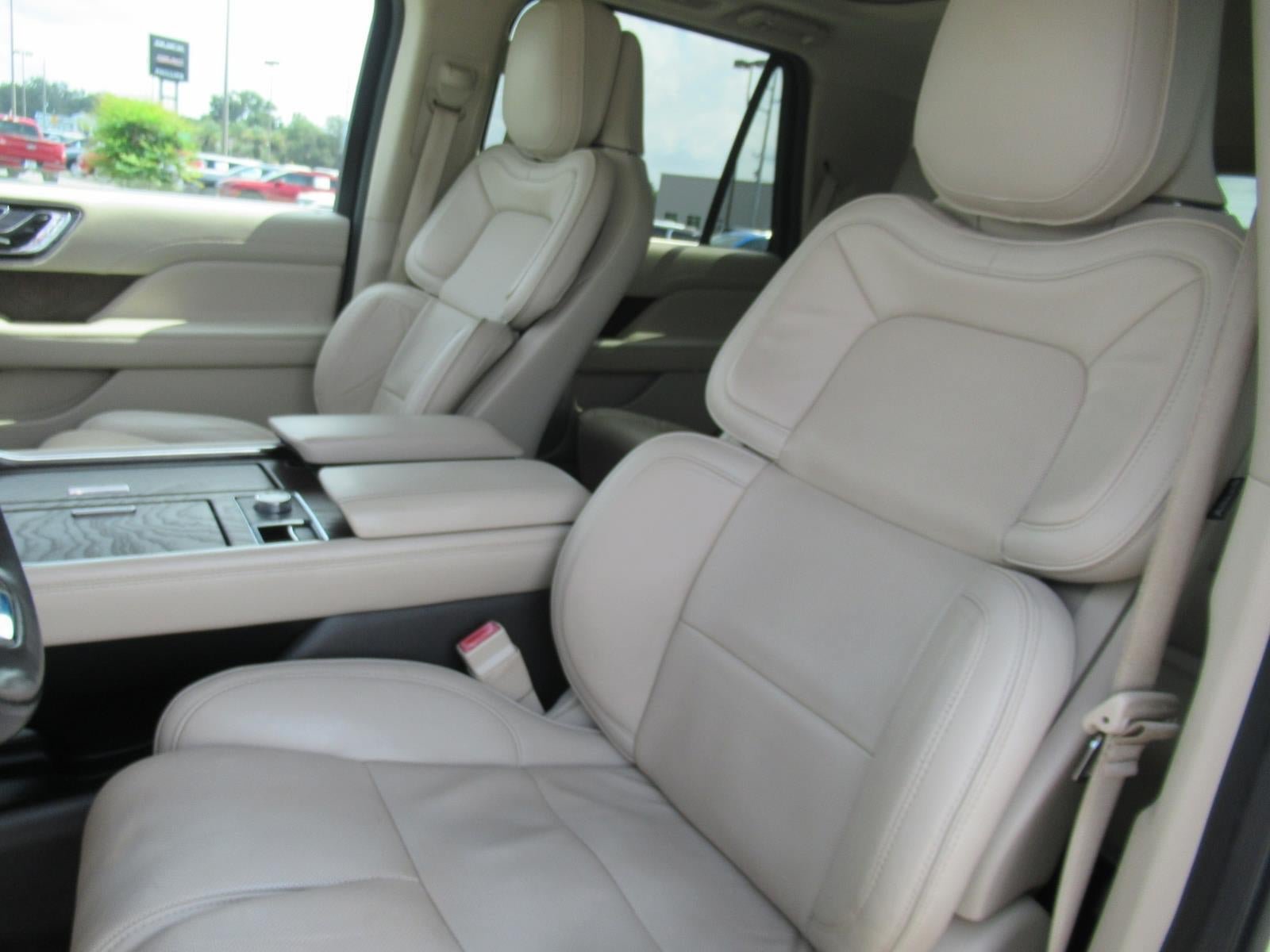Used 2019 Lincoln Navigator Reserve AWD/4WD image 20