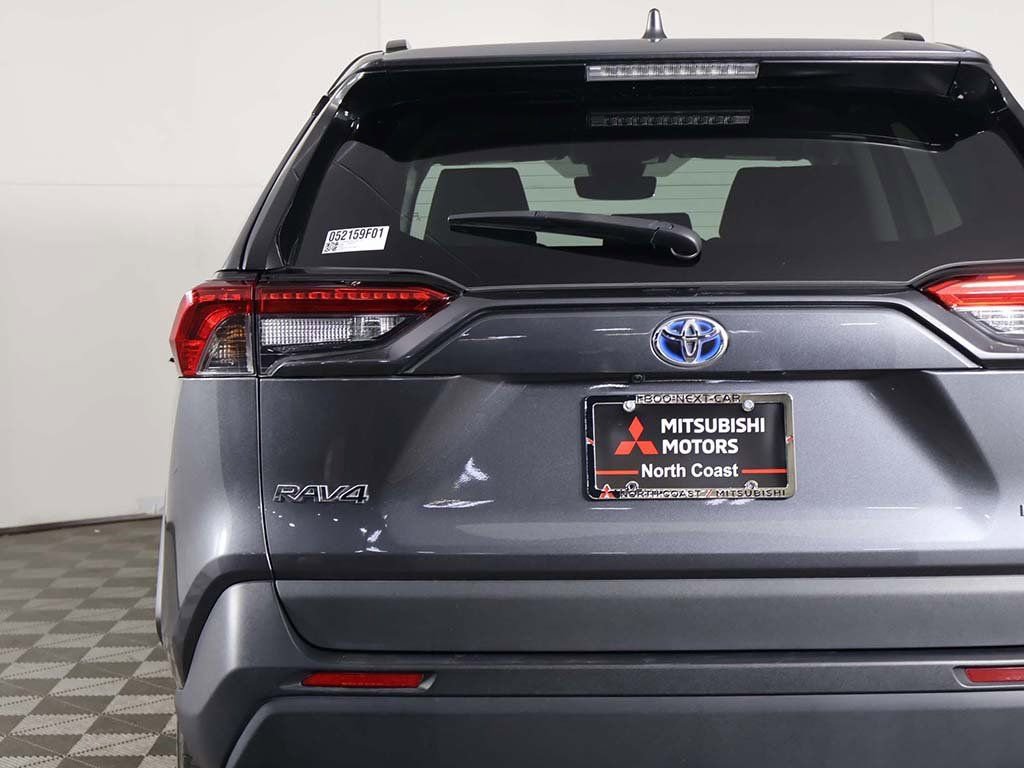 Used 2022 Toyota RAV4 XLE w/ Convenience Package image 14