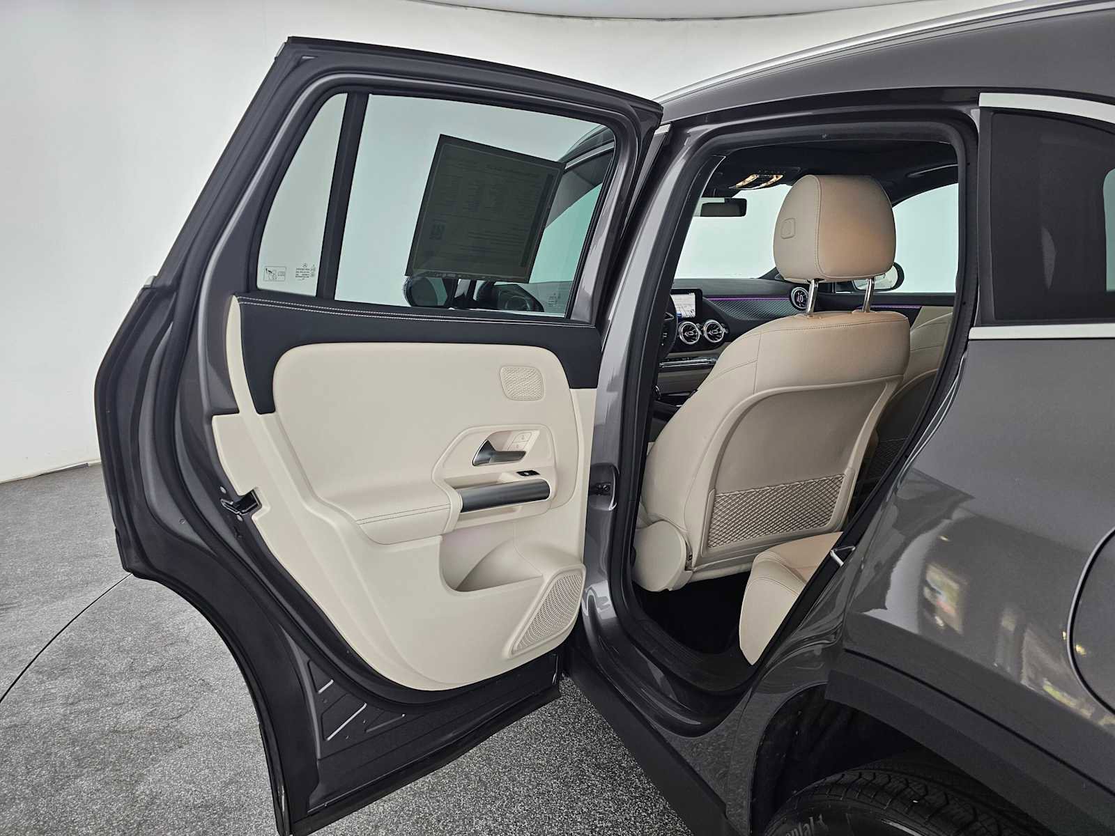 Certified 2025 Mercedes-Benz GLA 250 image 16