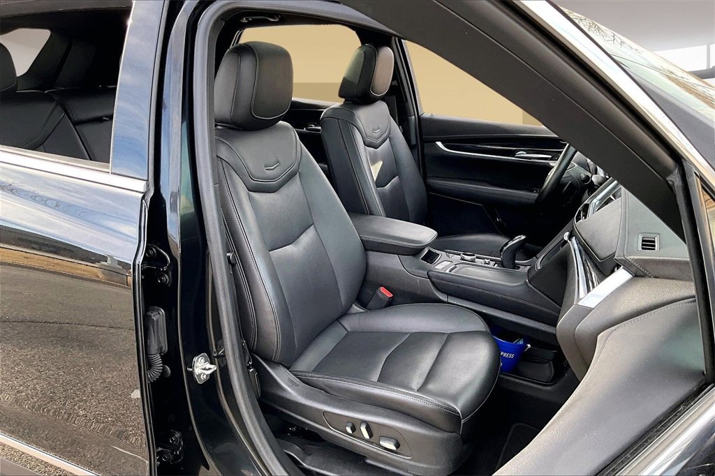 Certified 2023 Cadillac XT5 Premium Luxury image 7
