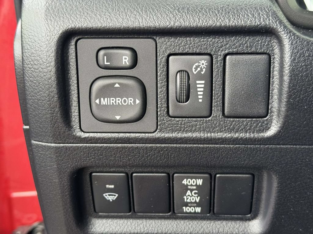Used 2019 Toyota 4Runner SR5 AWD/4WD image 28