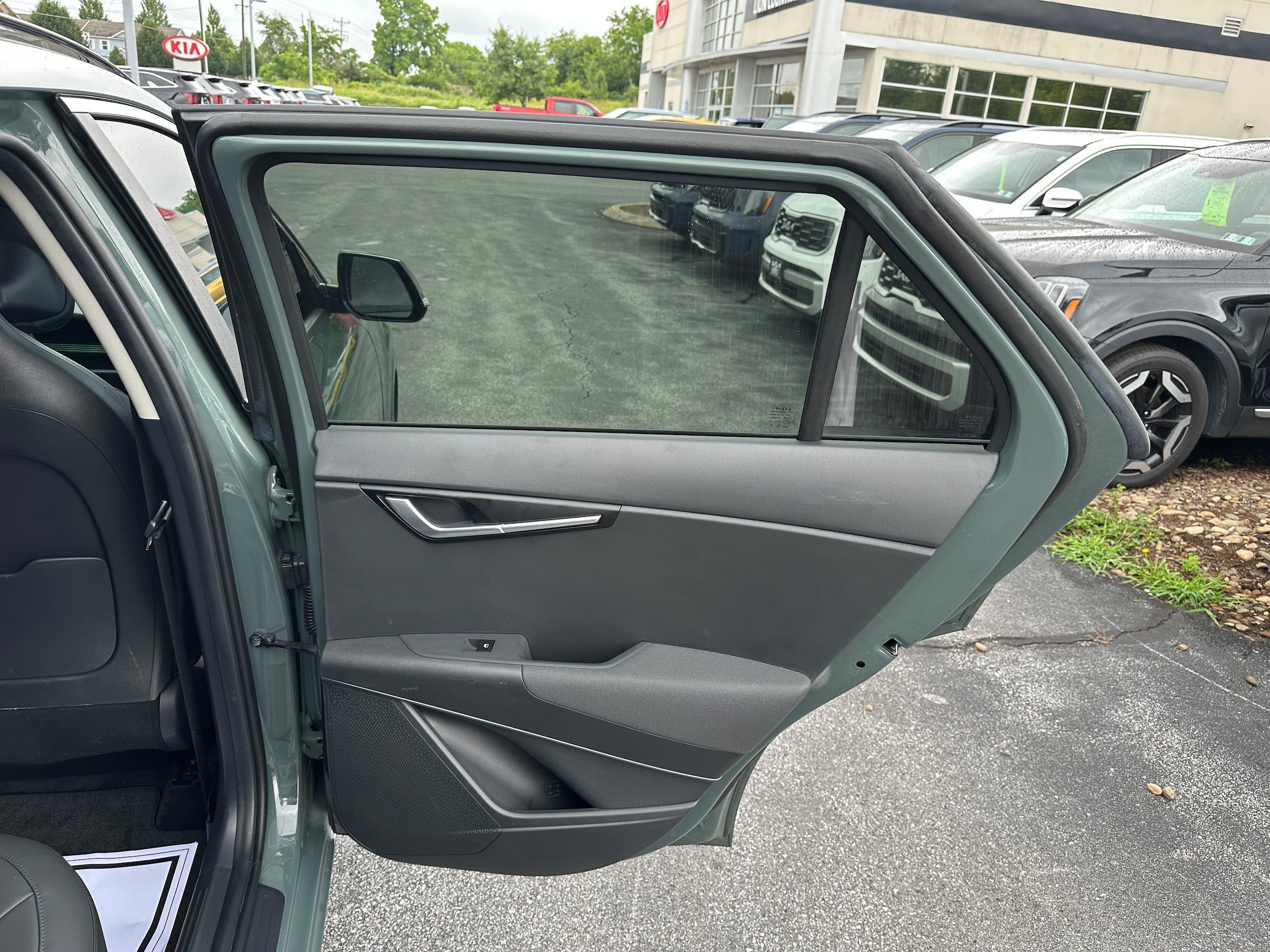 Used 2024 Kia Niro EX Touring FWD image 17