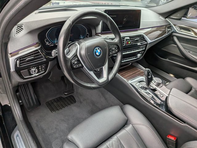 Used 2023 BMW 530e xDrive AWD/4WD image 10