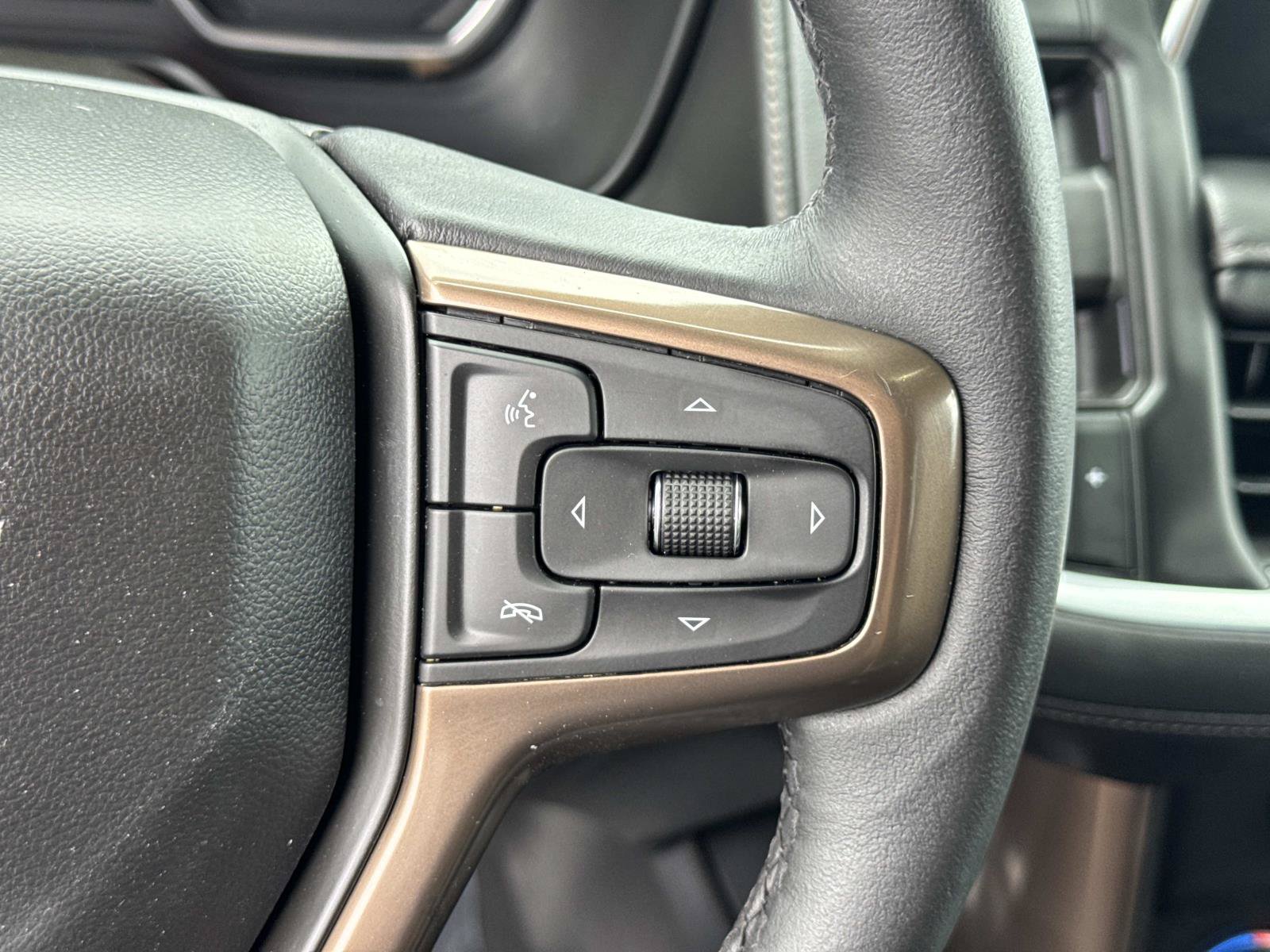 Used 2021 Chevrolet Suburban High Country RWD image 12