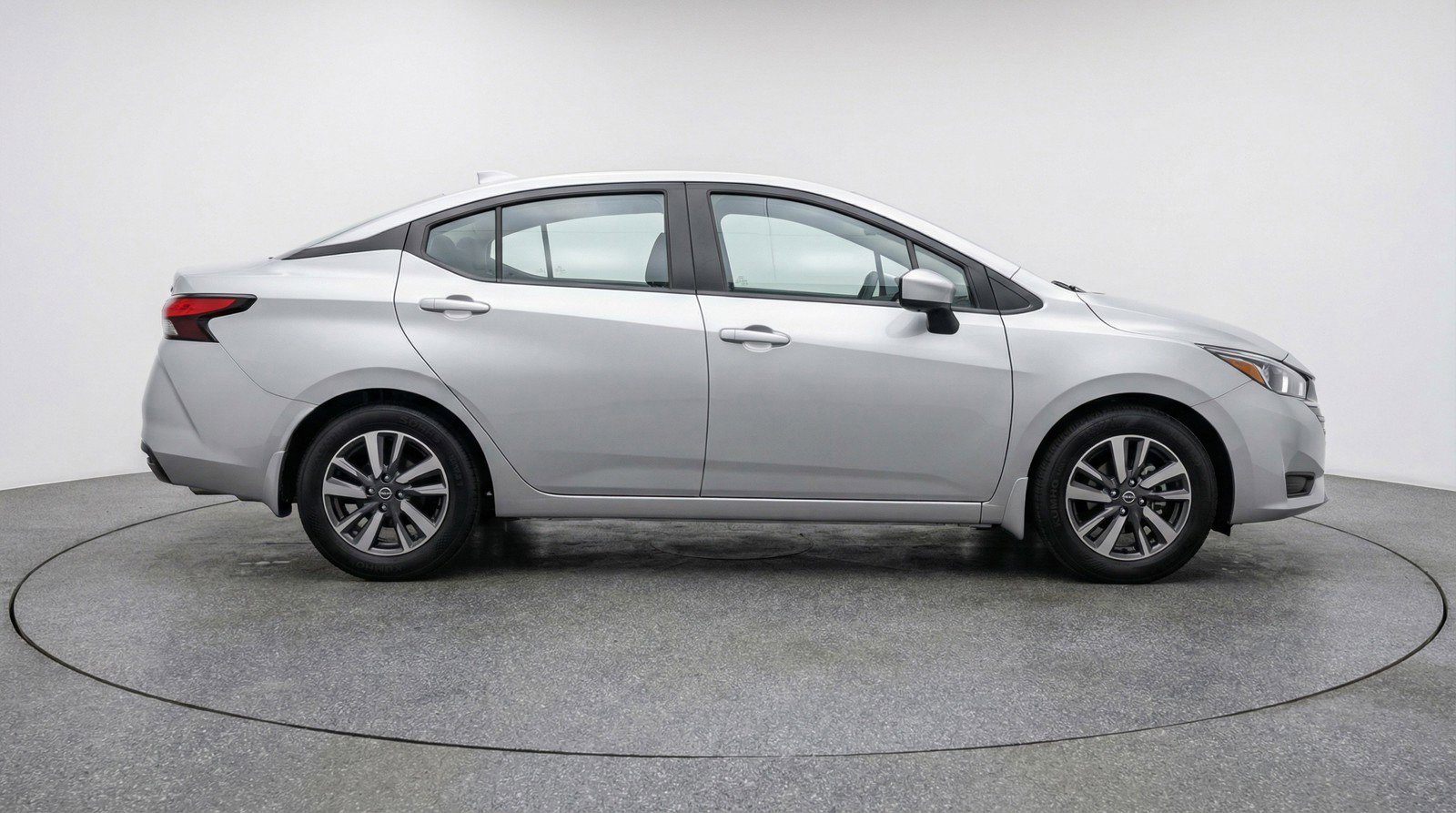 Used 2025 Nissan Versa SV image 11