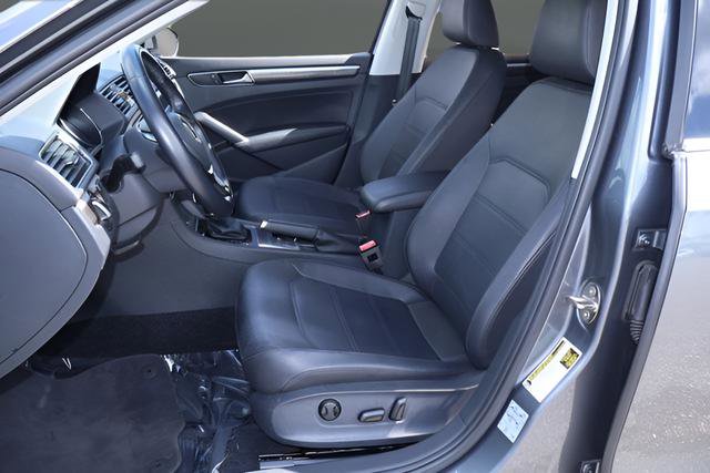 Used 2018 Volkswagen Passat 2.0T SE FWD image 13