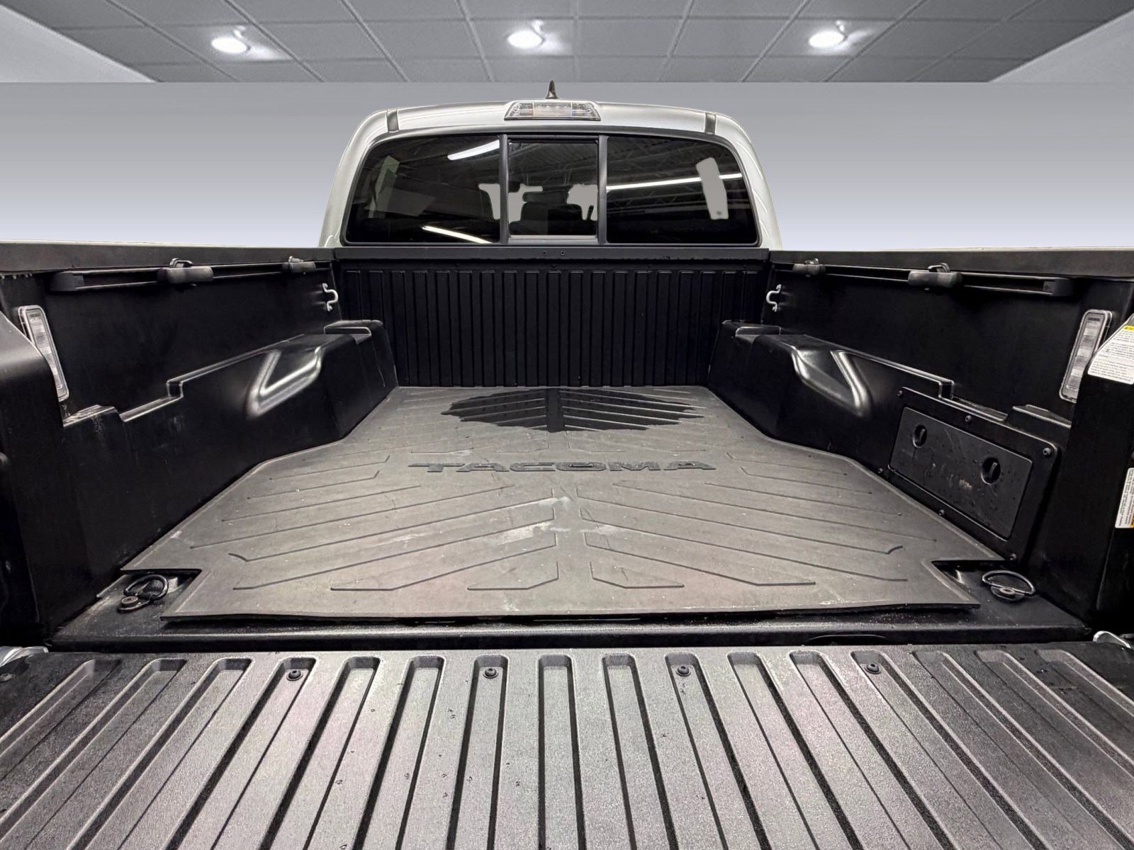 Used 2023 Toyota Tacoma SR AWD/4WD image 30
