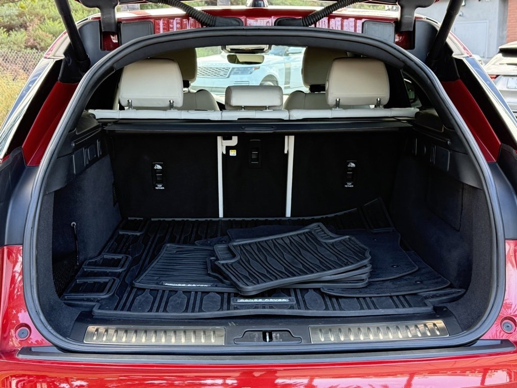 Used 2023 Land Rover Range Rover Velar R-Dynamic S image 11