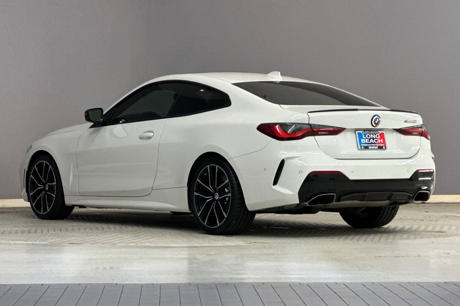 Used 2023 BMW M440i M440i w/ M Carbon Exterior Package image 3