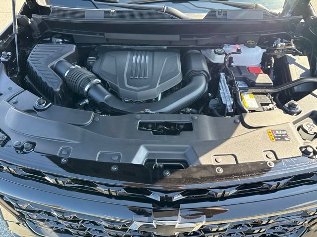 New 2027 Chevrolet Traverse RS w/ LPO, Floor Liner Package AWD/4WD image 32